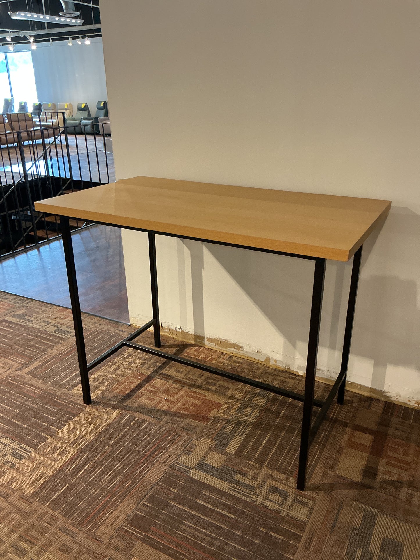 EQ3 - Kendall Bar Table