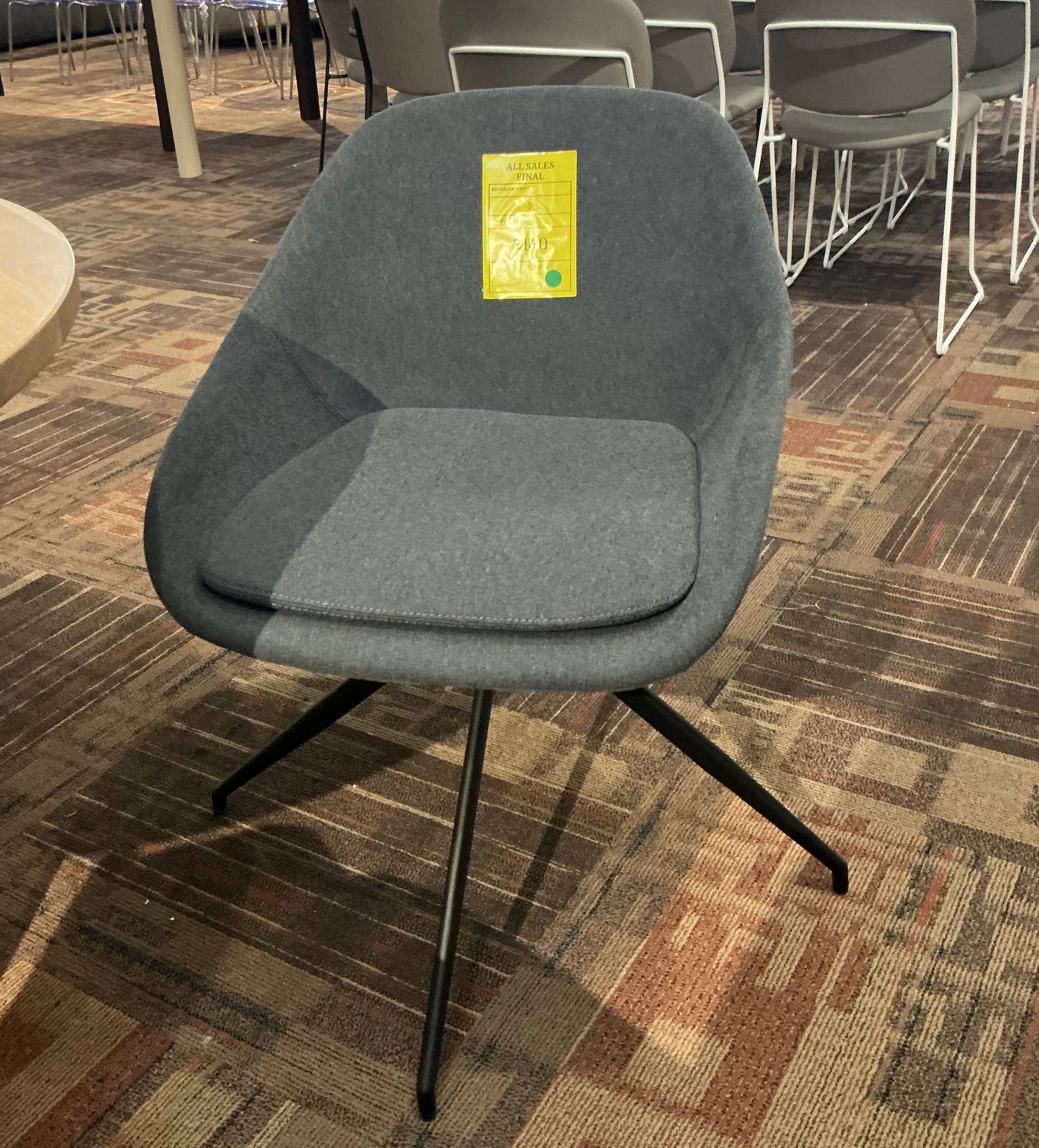 EQ3 - Swivel Chair (Gray)