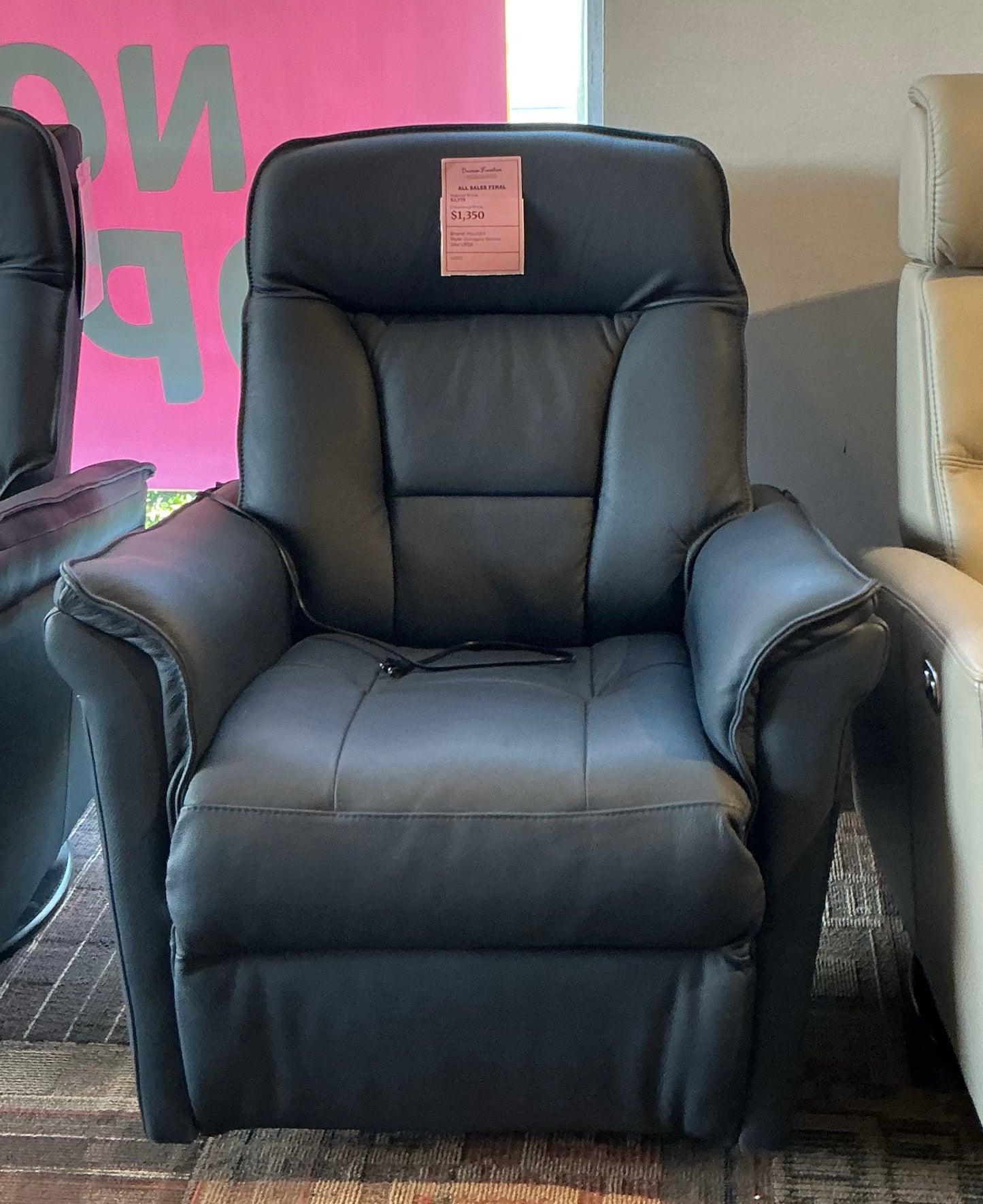 Palliser - Stonegate Recliner (Black)
