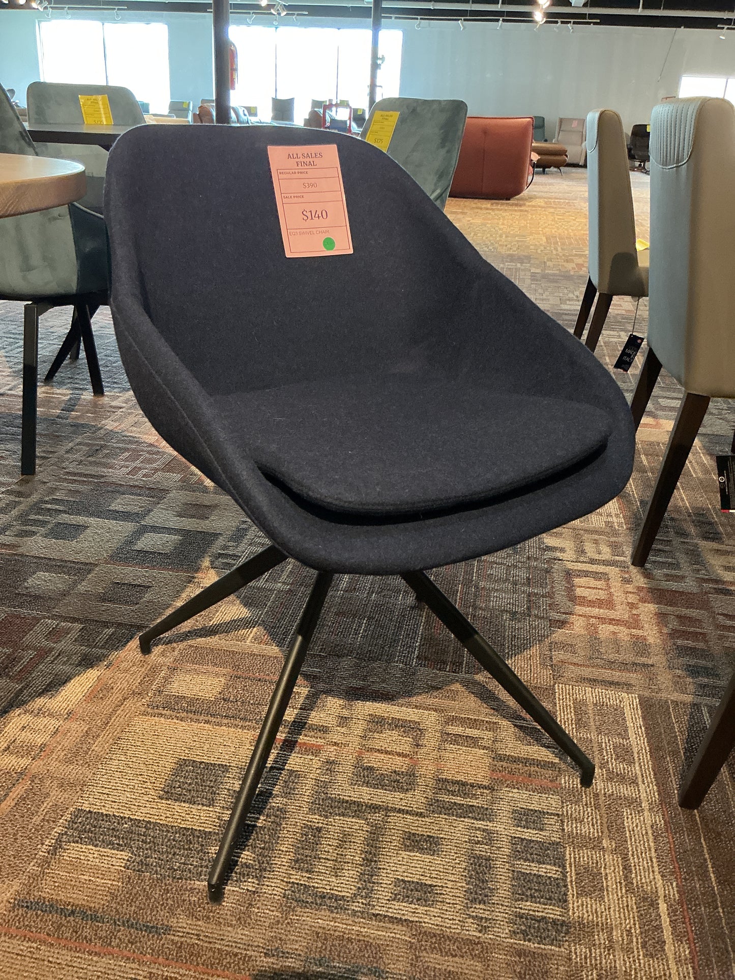 EQ3 - Swivel Chair (Navy)