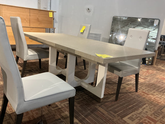 Universal - Marley Dining Table